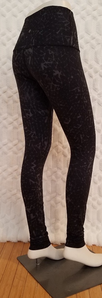 Lululemon Wounder Under leggings Black Grapic